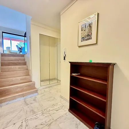 Standing - Piscine - Vue Apartman Antibes
