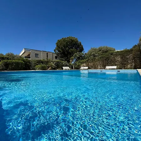 Résidence Standing - Piscine - Vue