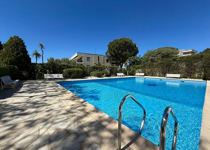 Résidence Standing - Piscine - Vue